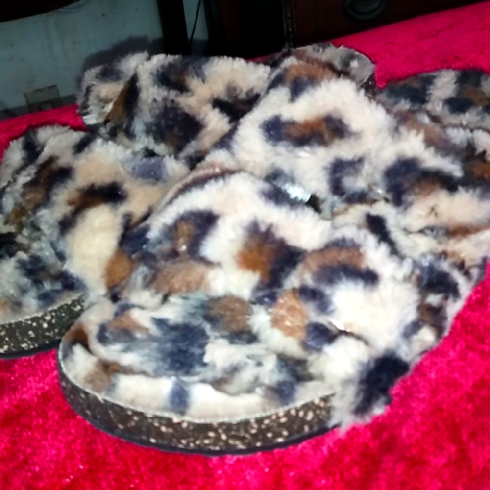 Clogs slippers/ sandles inside or outside